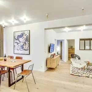 & Stylish Renovated Parisian / 6-8 Guests París