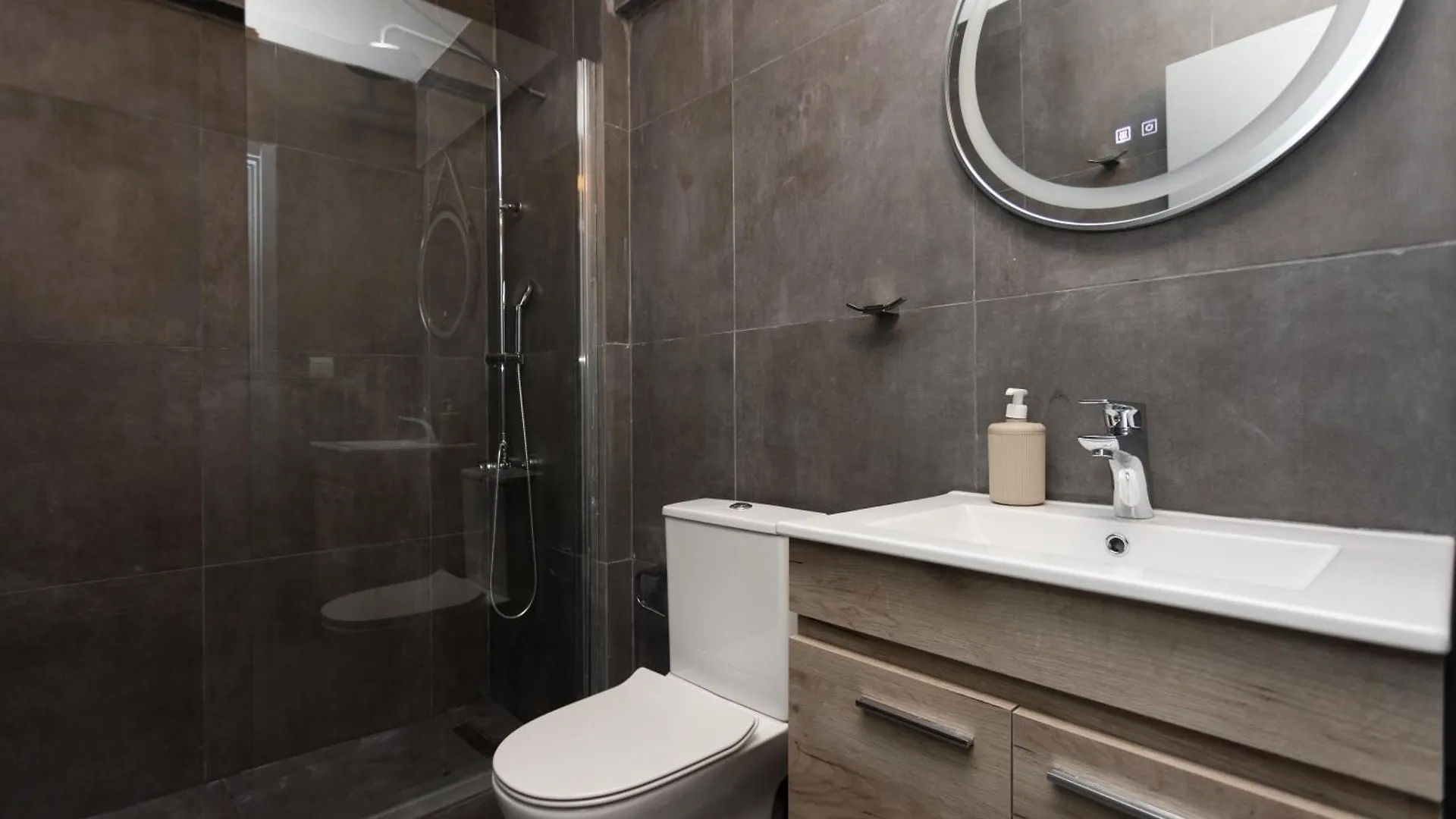 Tsimiski Double Suites #8 Szaloniki 0*,